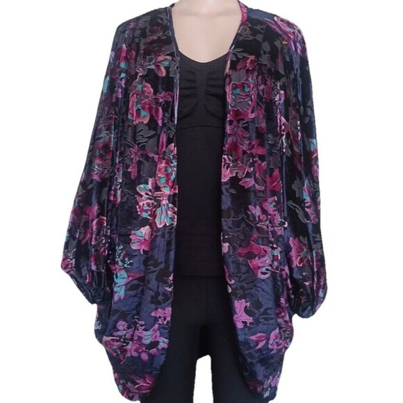 Chelsea & Theodore Woman Brushed Velvet Floral Kimono Size 1X Fairy Boho Slouchy - Picture 1 of 2